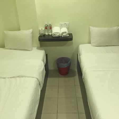 Desa House Hotel Kepong Exterior photo