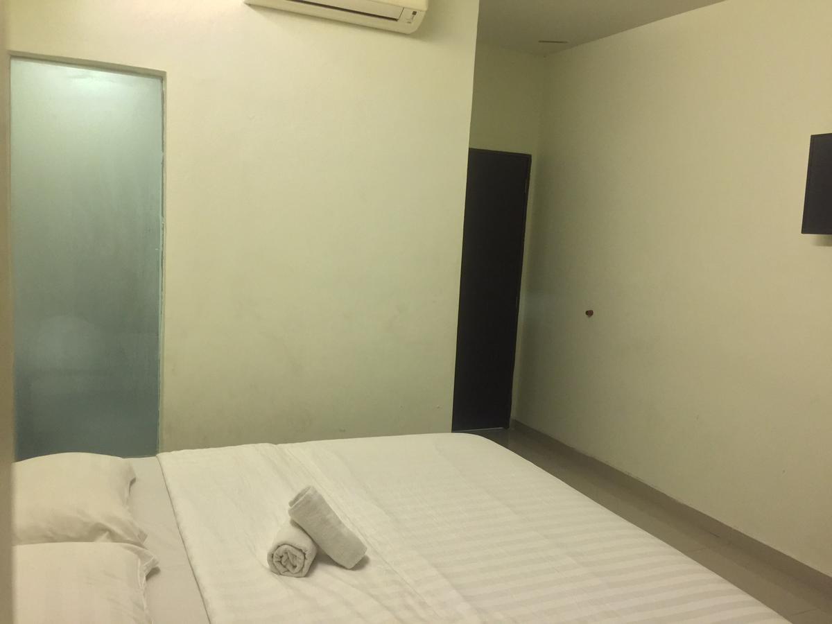 Desa House Hotel Kepong Exterior photo