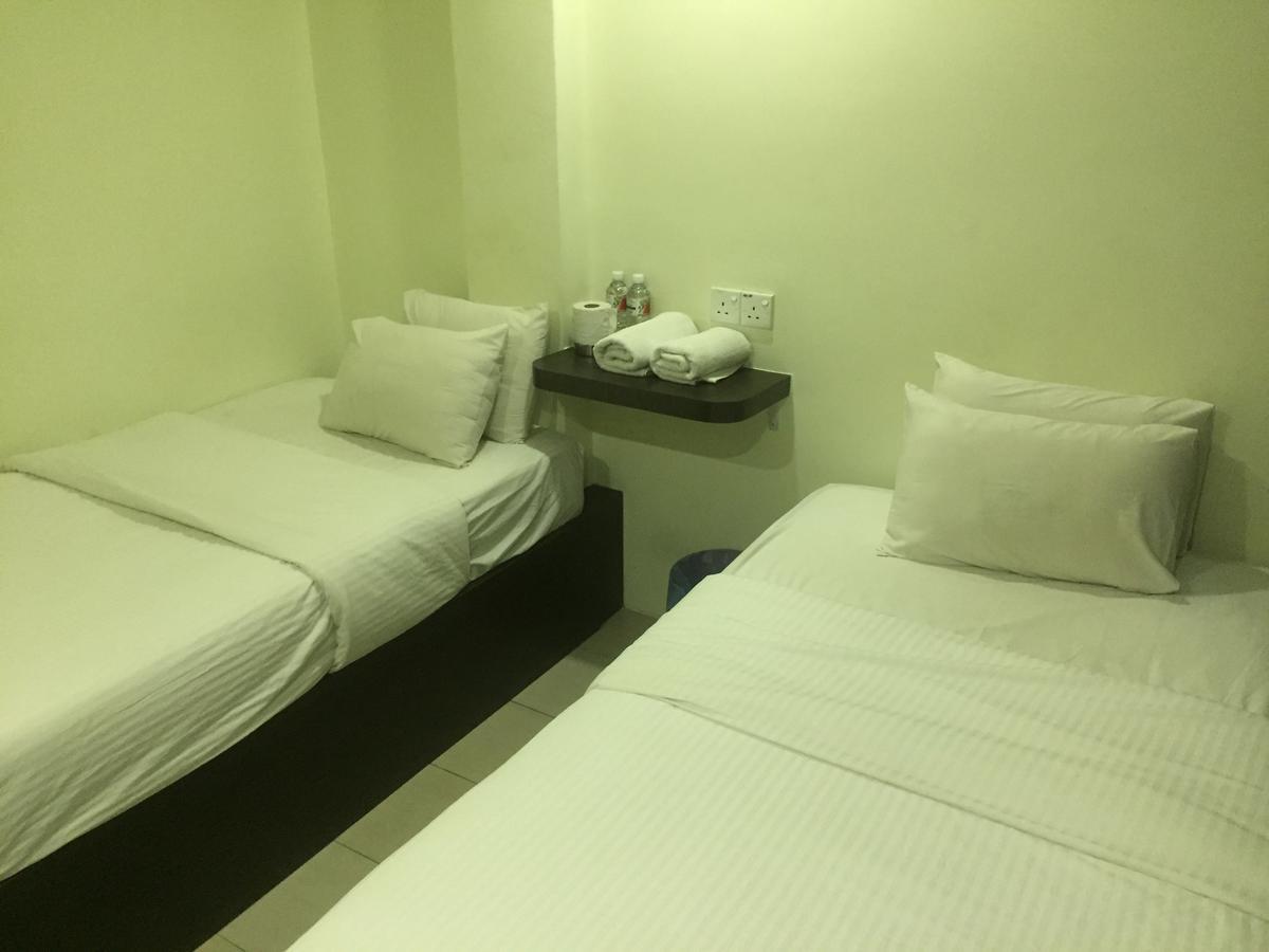 Desa House Hotel Kepong Exterior photo