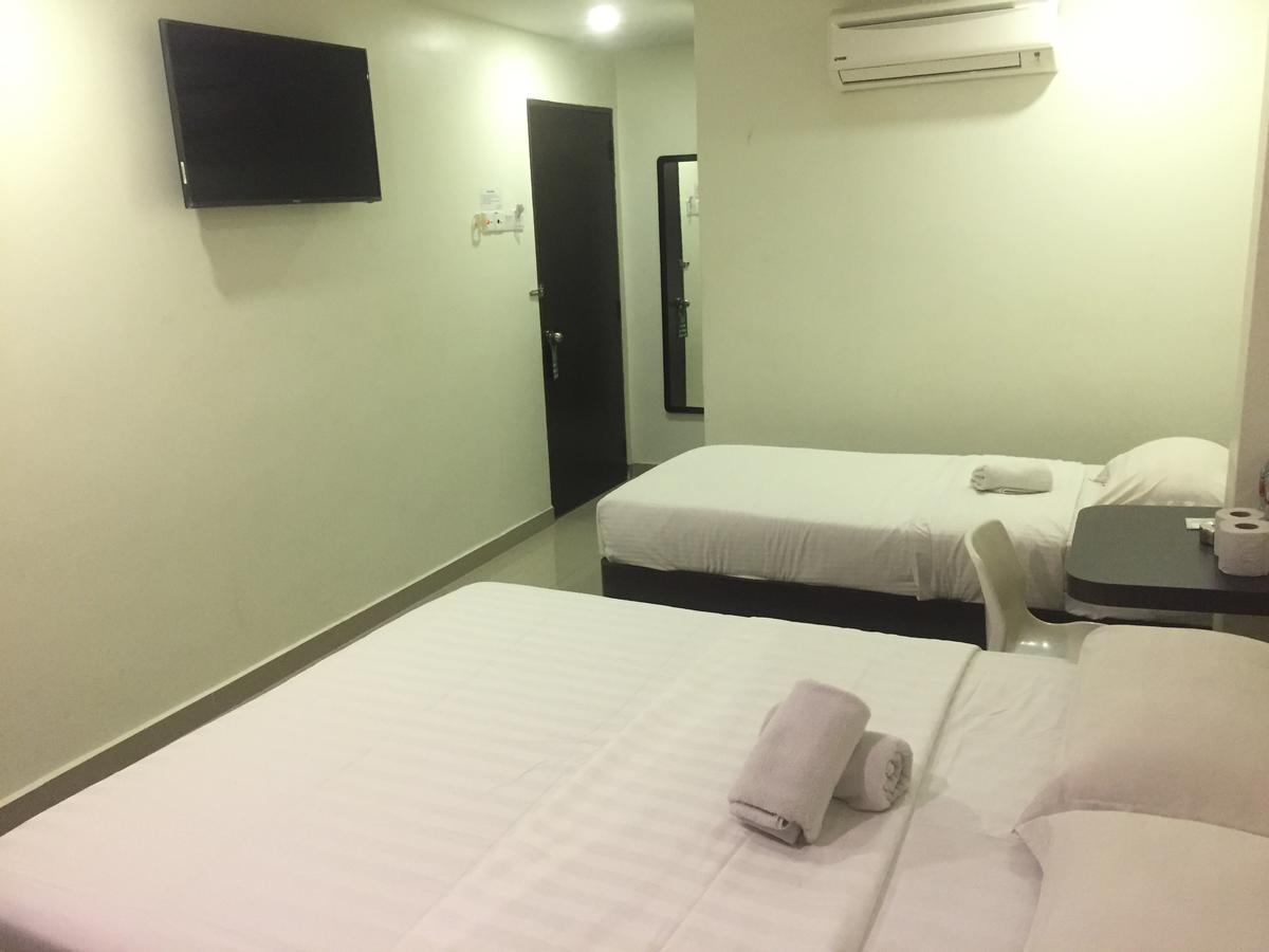 Desa House Hotel Kepong Exterior photo
