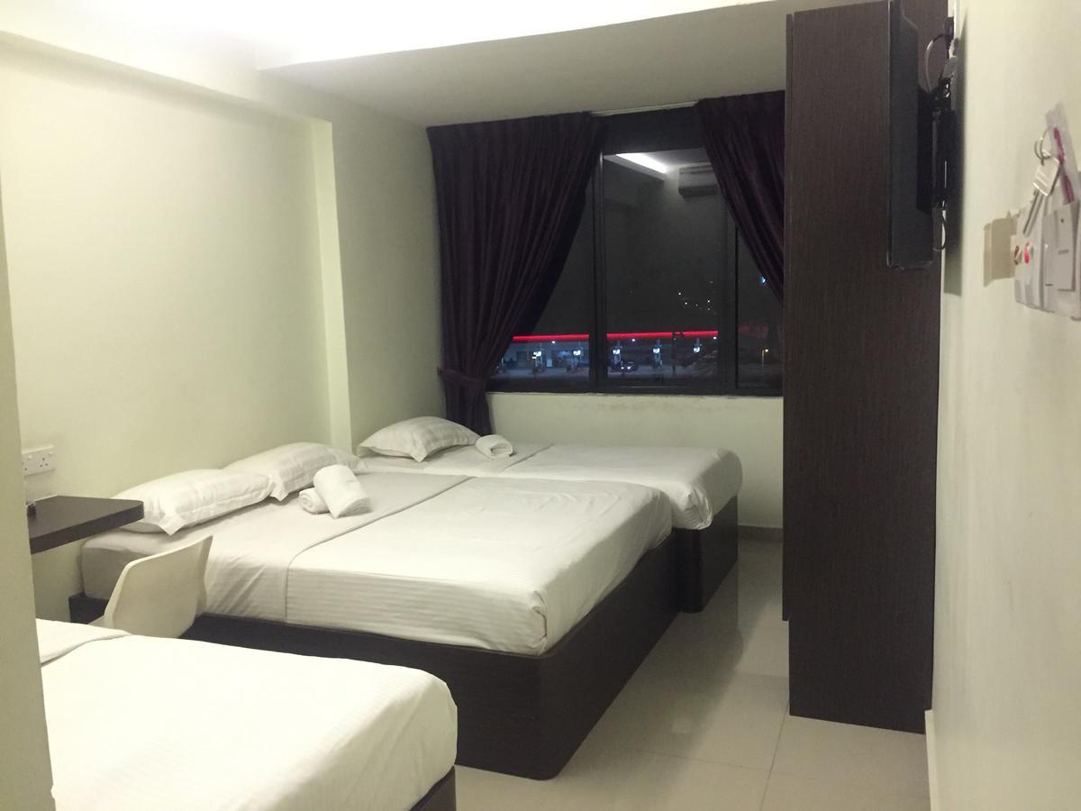 Desa House Hotel Kepong Exterior photo